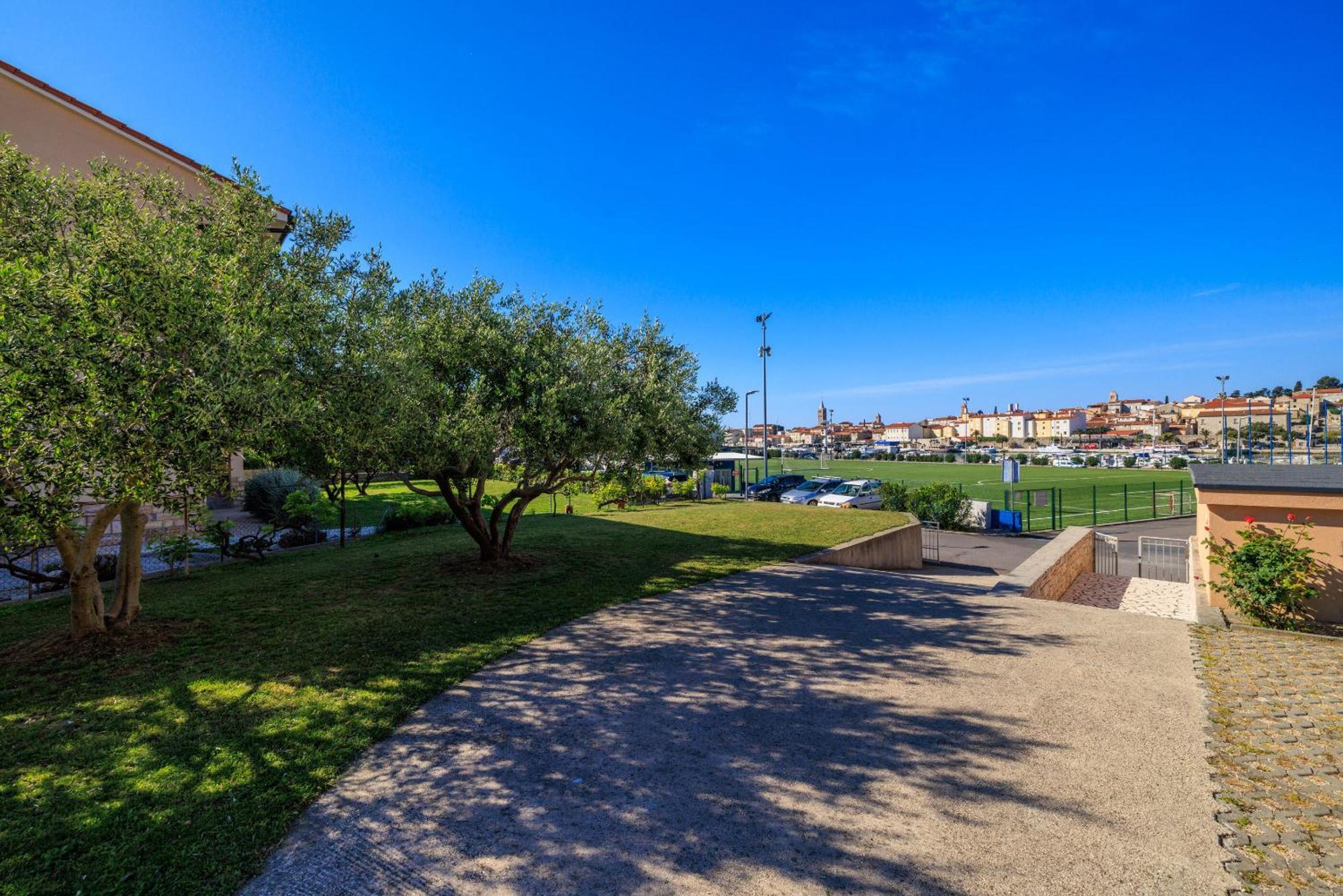 Apartment Zdravka Banjol Buitenkant foto